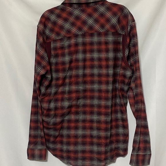 UNDERARMOUR MENS SIZE XL RUST BLACK FLANNEL SHIRT SNAP BUTTONS  GOOD CONDITION - Picture 8 of 11